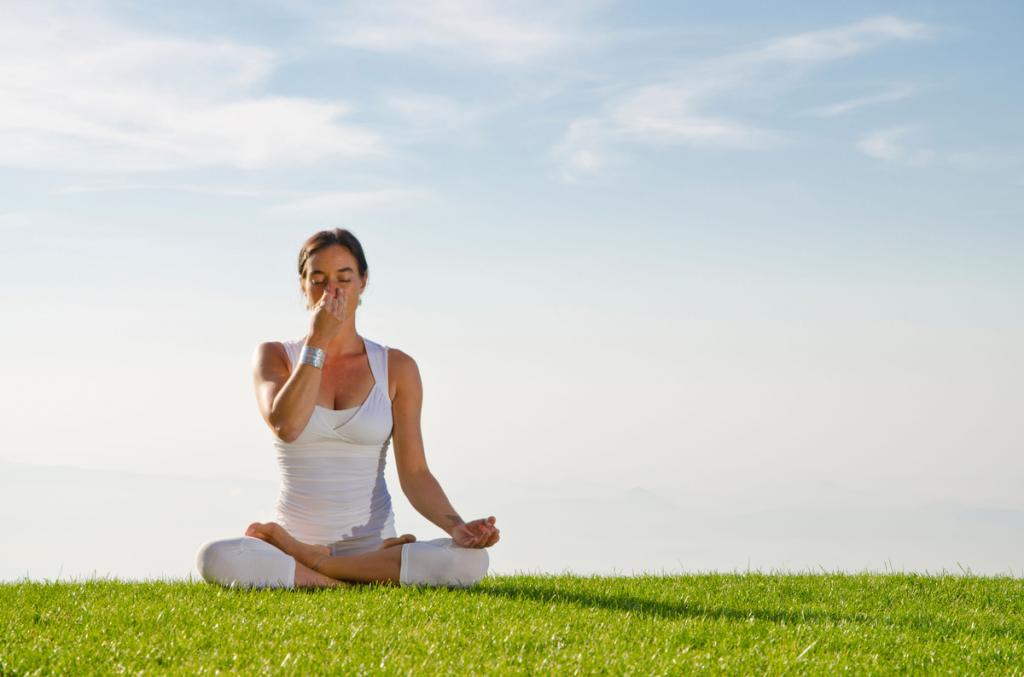 Как научиться дышать в йоге